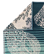 XXL Strandtuch mit maritimem Muster in Türkis – Seepferdchen, Seesterne und Muscheln, Ecke und Detailansicht – Ischia Kollektion von Dolcefrotto